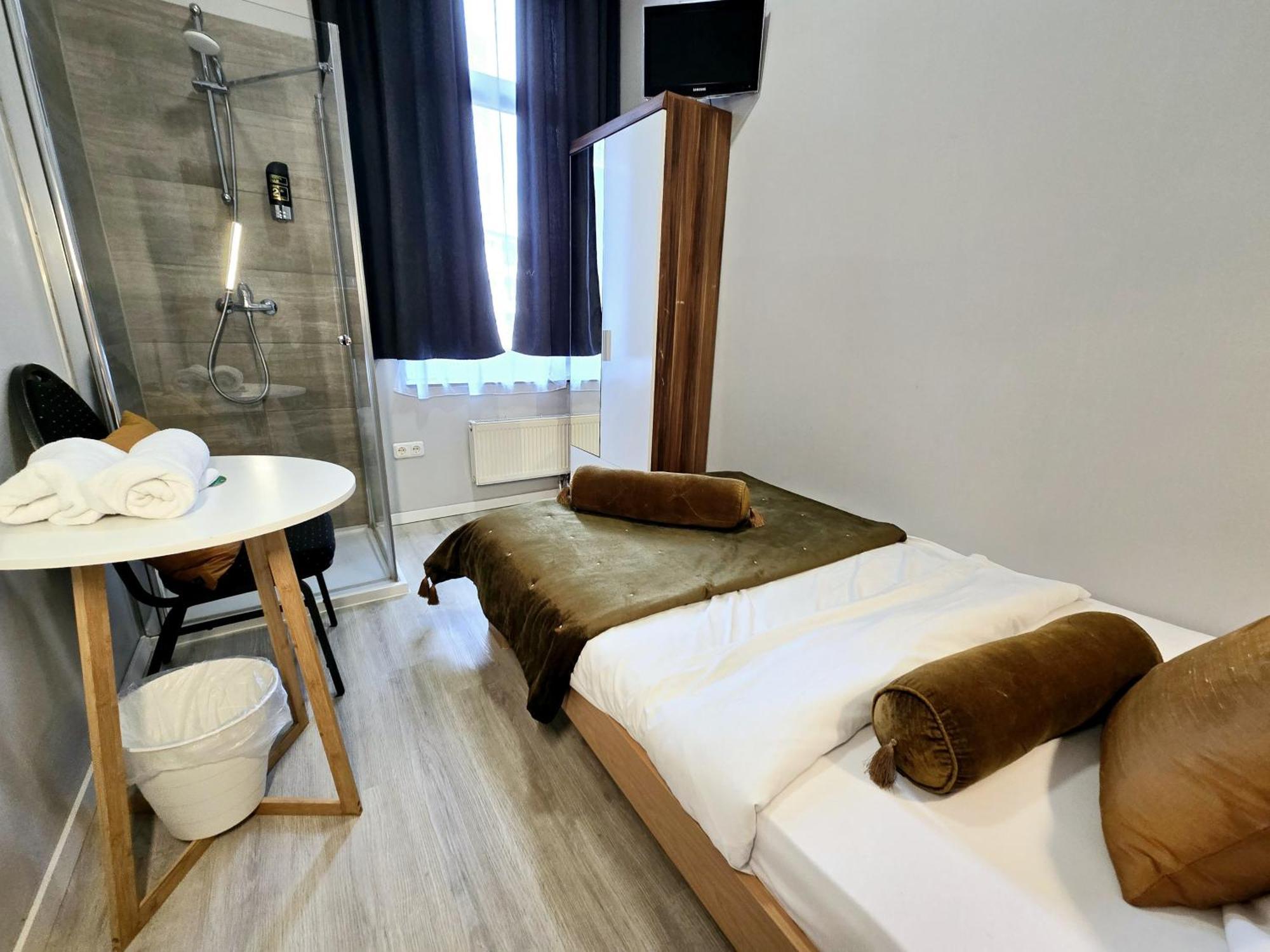 City Hotel Storch Кёльн Экстерьер фото