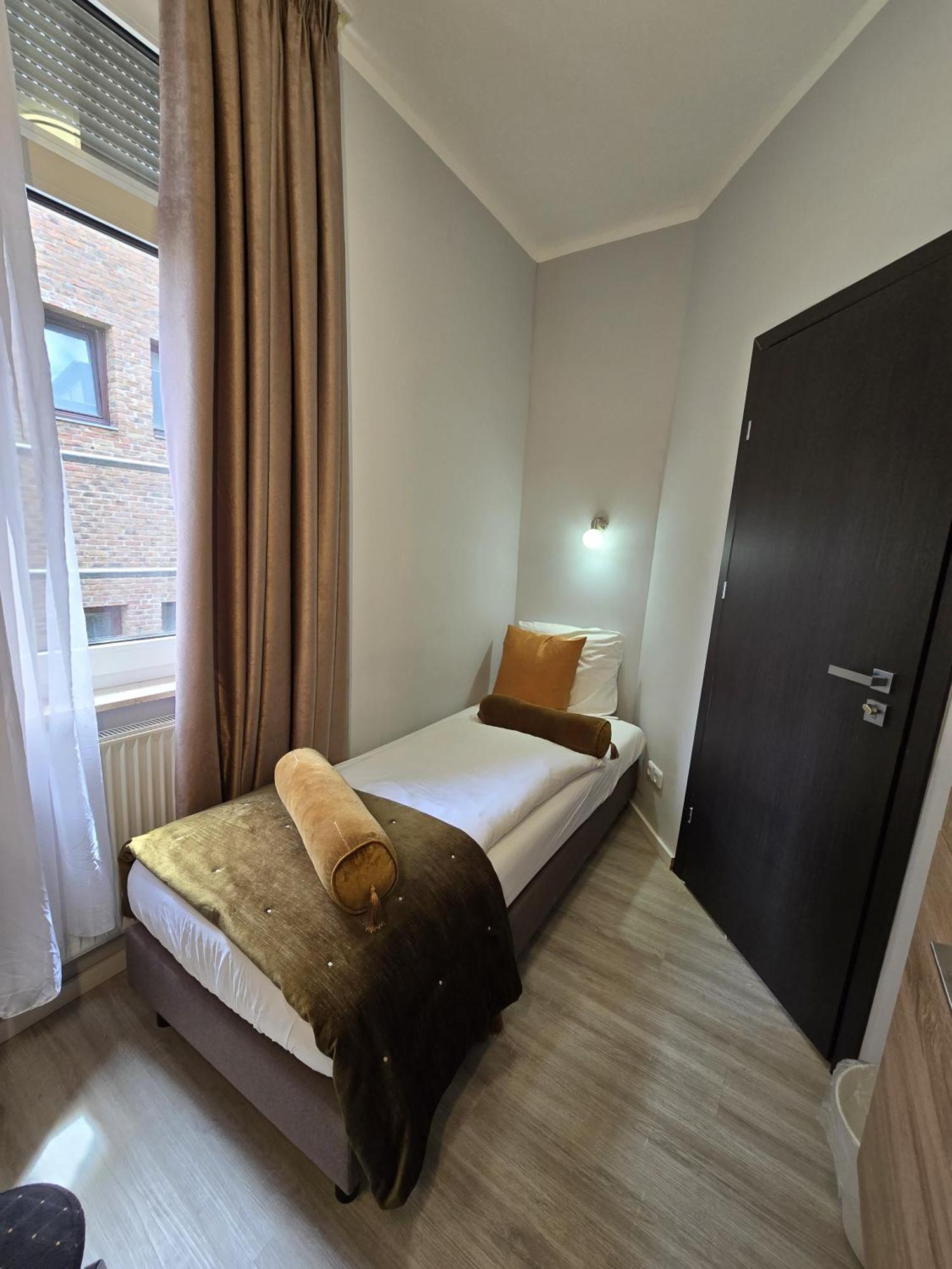 City Hotel Storch Кёльн Экстерьер фото