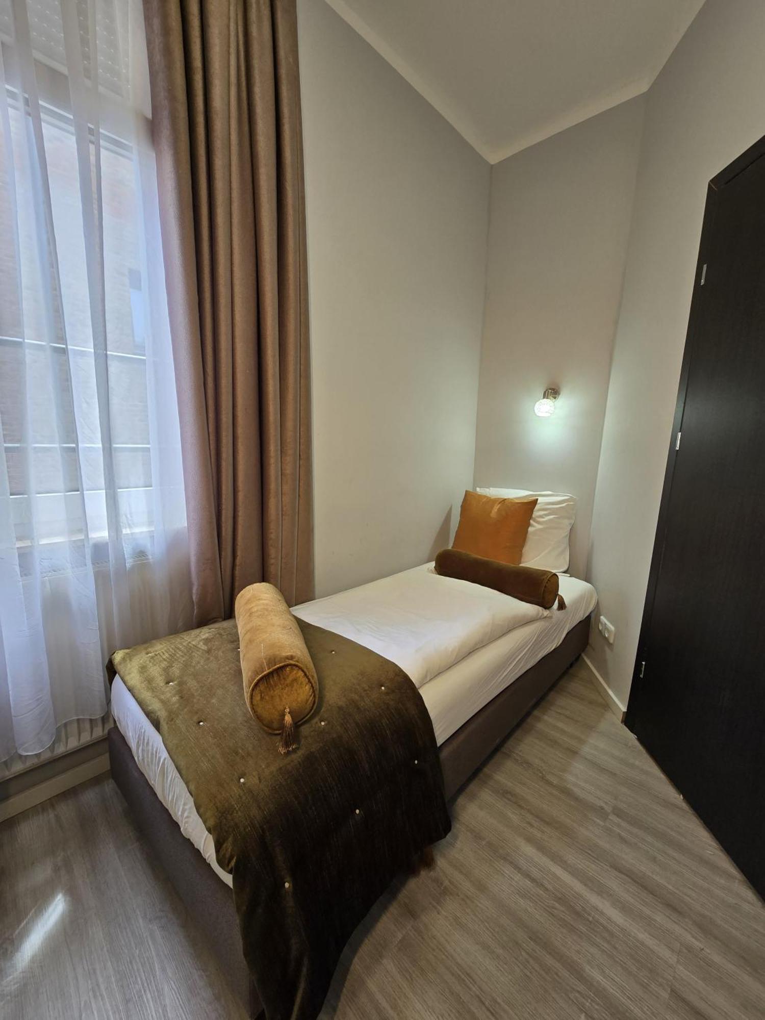 City Hotel Storch Кёльн Экстерьер фото