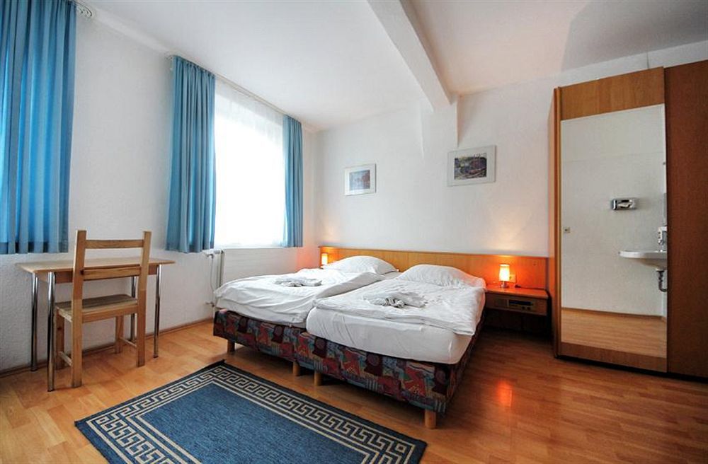 City Hotel Storch Кёльн Экстерьер фото