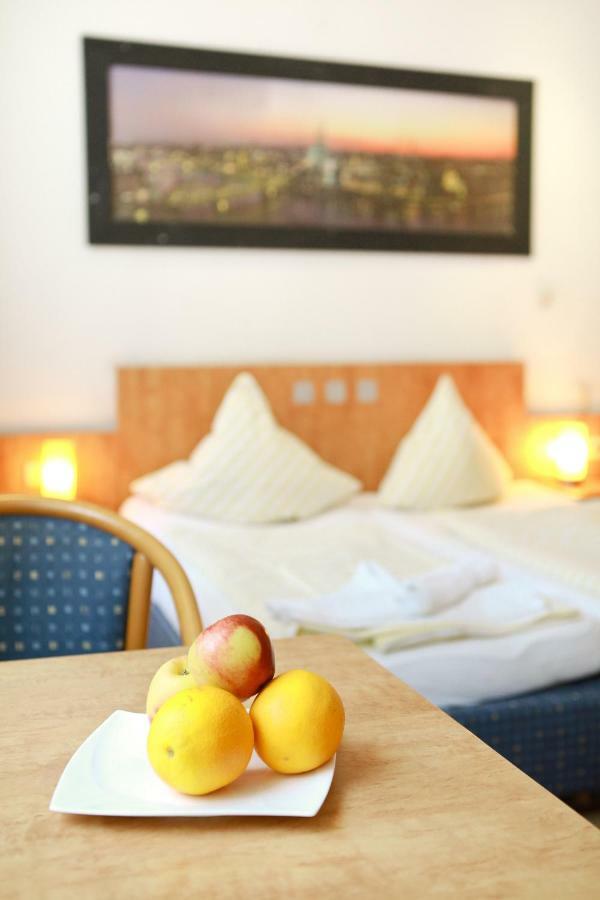 City Hotel Storch Кёльн Экстерьер фото